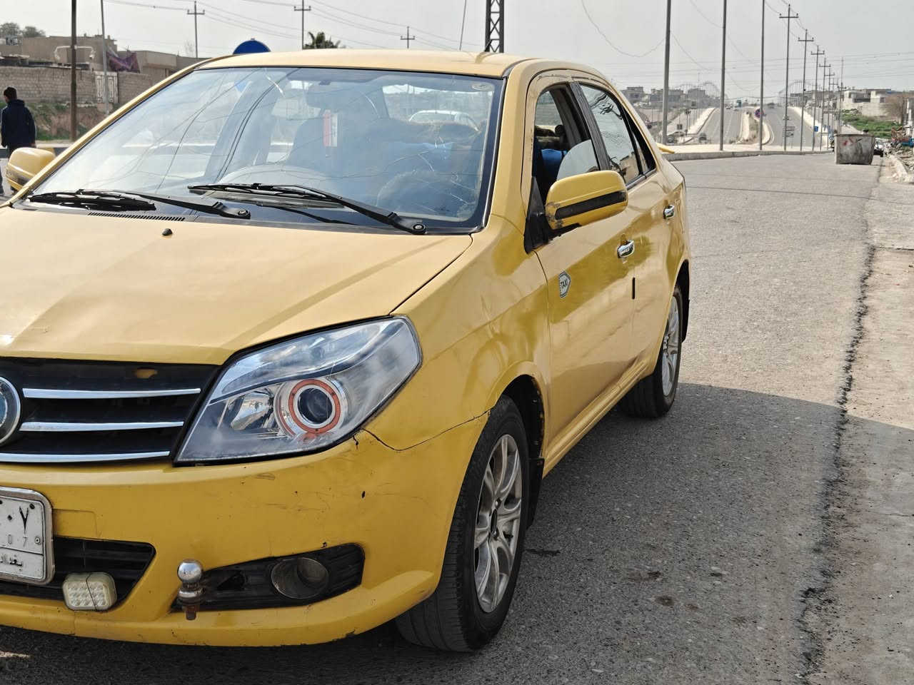 mk 2013 رقم بغداد مشروع وطني 
السيارة بدون ضرر وبدون معجون نظيف حيل سيارة وداخلها حلوة بدون اي كسور  وصبغة وحدة ما مصبوغة 
كير شرط محرك بي بخار بس شرط ترايك بغداد 
هيئة ٢٠٠ غرامات صفر كاربون بانزين بيها شرط الوكالة والتحويل صاحبها بال قديمة السيارة كلها شغال مابيها شي ميشتغل والتبريد بس تلحم البوري بي ليك طخم جديد سيارة ناعسة حييل *********** وبي واتسب 
السعر 37 ورقتين اشيلهن مال هيئة ومصاريف حتى لا تكول يراد لها مصرف يعني 35
