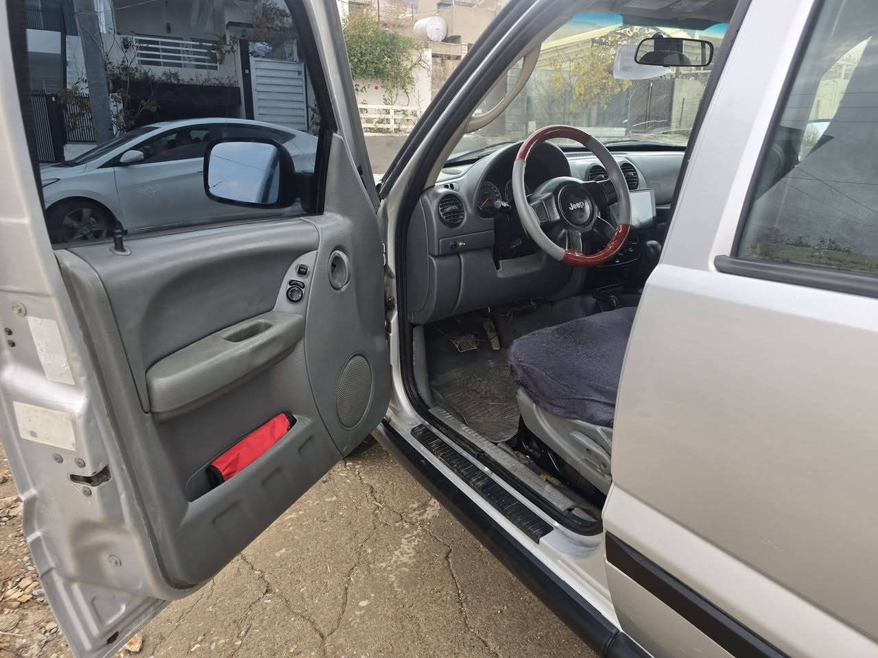 ] جيب ليبرتي دبل اكسل 4x4 دفع رباعي موديل2007  كله شرط كير مكينه شرط تبريد تدفئة شرط على وضع الشريكه ماشاء الله مرايا كهربائي 4جامات كهربائي طخم ويل طخم تايرات  جديد رقم سلیمانیە تحویل شرط
للبیع ومراوسه برق شمالی 
***********
