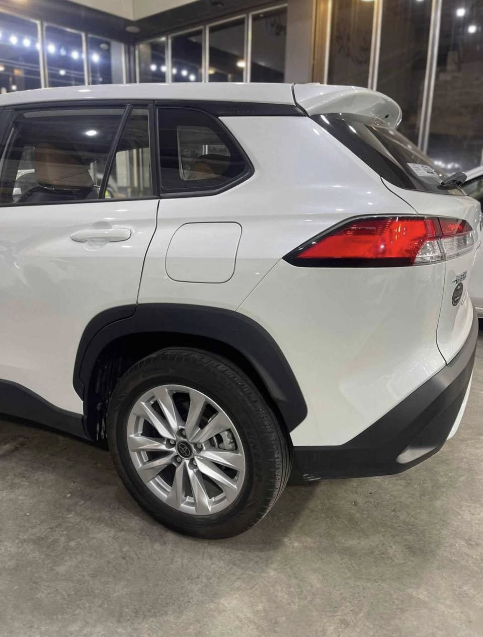 تويوتا كروس 2025
محرك 2000 هايبرد 
ماشيه 7000 كيلو  رقم بغداد بأسمي 
مكفوله كفاله عامة بحالة الزيرووو
سعر 192$ وبيها مجال للشراي
مكان السيارة : محافظة المثنى - السماوة📍 
للأستفسار : *********** ☎️
