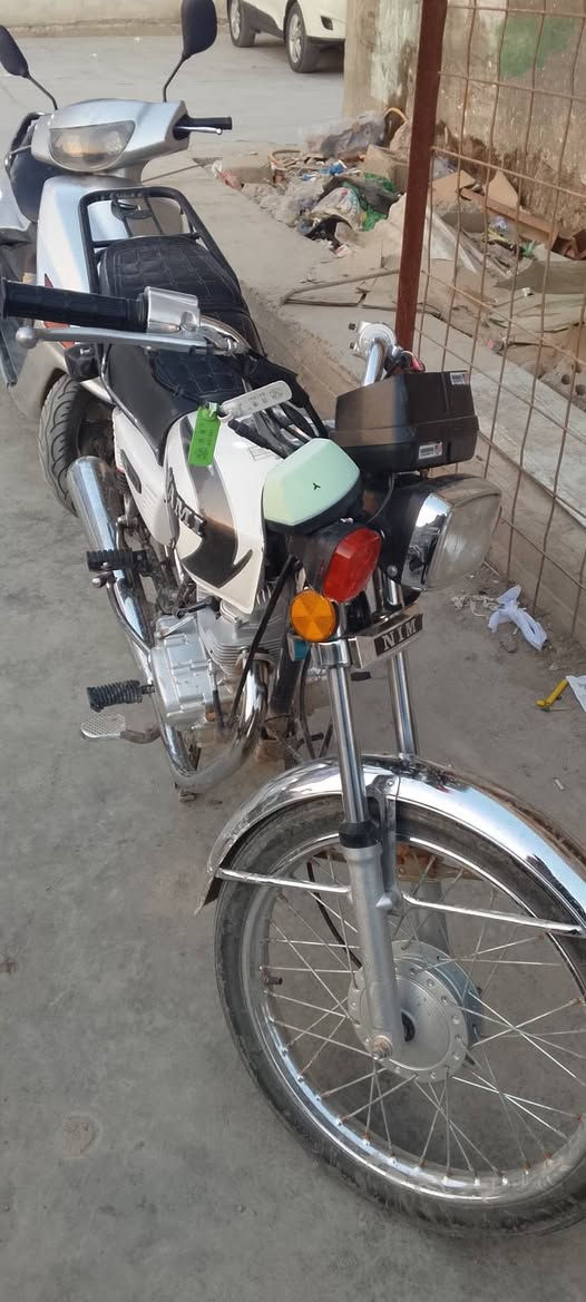 السلام عليكم شبابنا الاعزاء عندي نامه موديل 2025 اوراق اصولي بس المحرك امتياز السعر 650 متواجد على الفيس دراجه حلوه وخير من الله العنوان بابل


**إذا كنت صاحب هذا الإعلان وتريد حذفه لأي سبب، رجاءا أرسل رسالة إلى الدعم الفني**