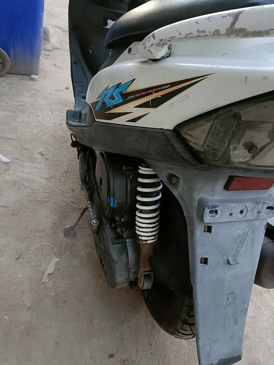 سلام عليكم دراجه للبيع الدراجه بلاديه ختم واحد ويه المكينه دراجه نضيفه وصالها 5 اشهر طالعه من الرمبه  العنوان بغداد حي اور السعر 675 وبيها مجال قليل ***********
