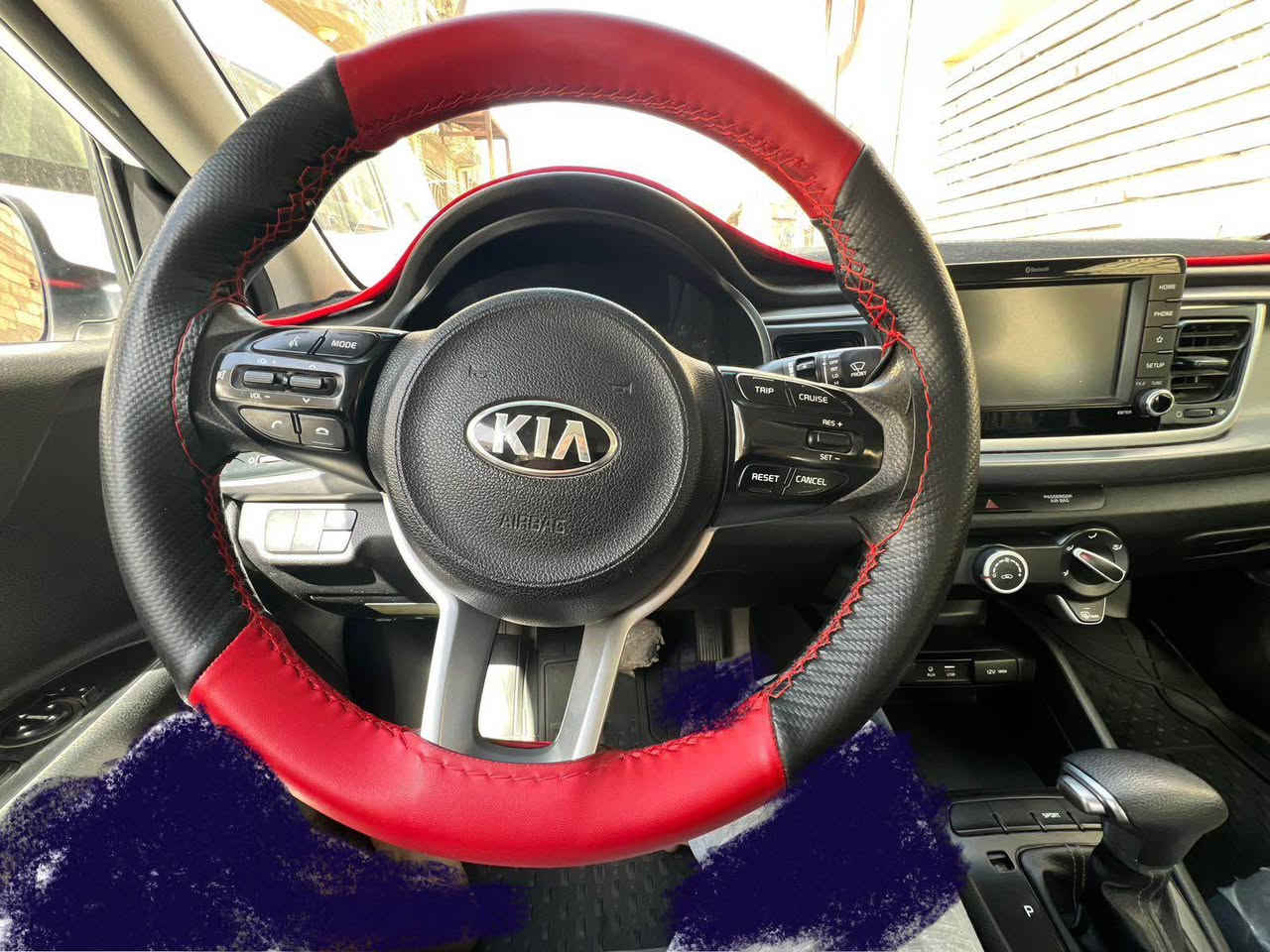 كيا ريو 2019
وارد امريكي 
البنيد الامامي صبغ شبر تقريباً فقط الباقي بلادي 
حادثها موضح بالصورة
من الخلف مسحوبة بارد
وبيها خط بالبابين الجهة عكس السايق ما مبين خفيف

‪+964 771 828 1068‬ Singapore
