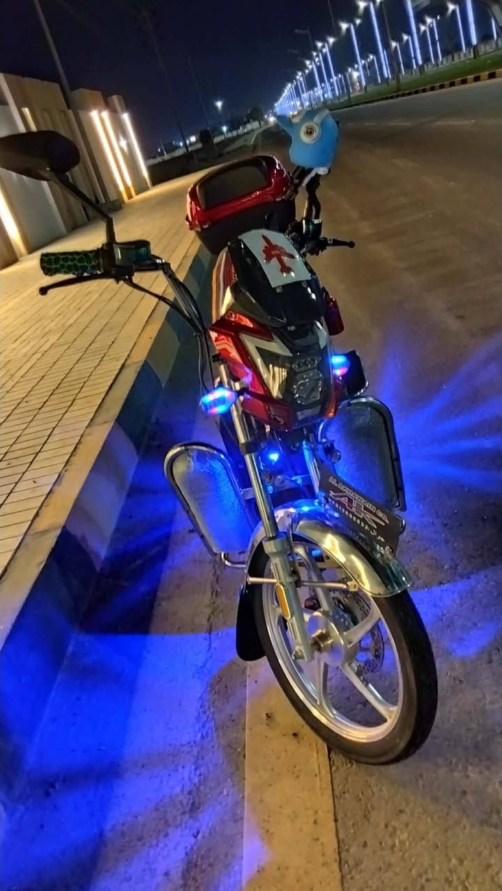 السلام عليكم
-للبيع او للمراوس 
-هارلي موديل 2025 شركه الاخوين 
-بطاريات عدد6 يقرن 10 ونص 
-دبل اشاره مثبت سرعه هورن 
-لايت عالي  ابيض ناصي اصفر
-نشرات بك لايت  كله شغال
-بصمة تشغيل عن بعد +جهاز انذار🔇
-جنطه حجم كبير 
دراجه استخدام قليل ومماشي هواي
_السعر 600 وبيها مجال 
_العنوان الانبار الكرمه 
للأستفسار خاص او ***********
