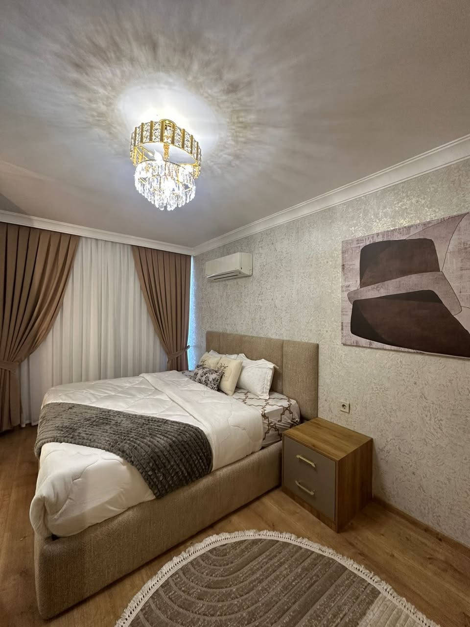 للبيع او للإيجار 

.شقة مؤثثة VIP 

.مؤثث 

.مكانها اربيل 
مجمع ستار تاورز
تبعد 2 دقيقة عن امباير 
و4 دقايق عن المطار 

.غرفة 3
.صالة
.مطبخ 
.حمام 3
.طابق  13
.مساحه "160م
.واجه خارجي 

للأستفسار اكثر التواصل واتس اب 

- ***********
- ⁠***********
