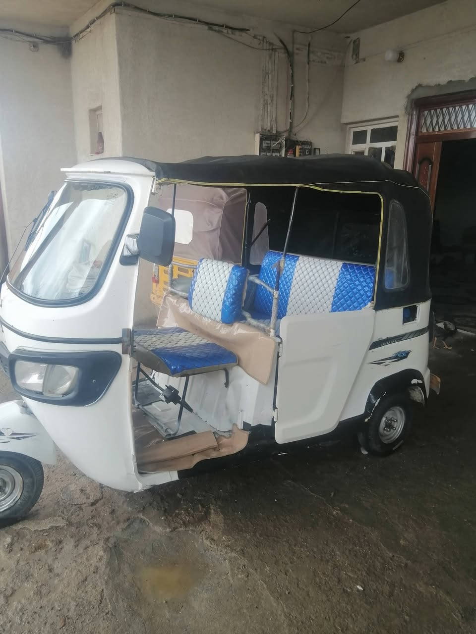 تكتك اوراق مديل 20 طالعه بل 21 حلوه نضيفه كبل للشارع السعر4500 وبيها مجال للشراي العنون بصره ابو لخصيب حمدان***********
