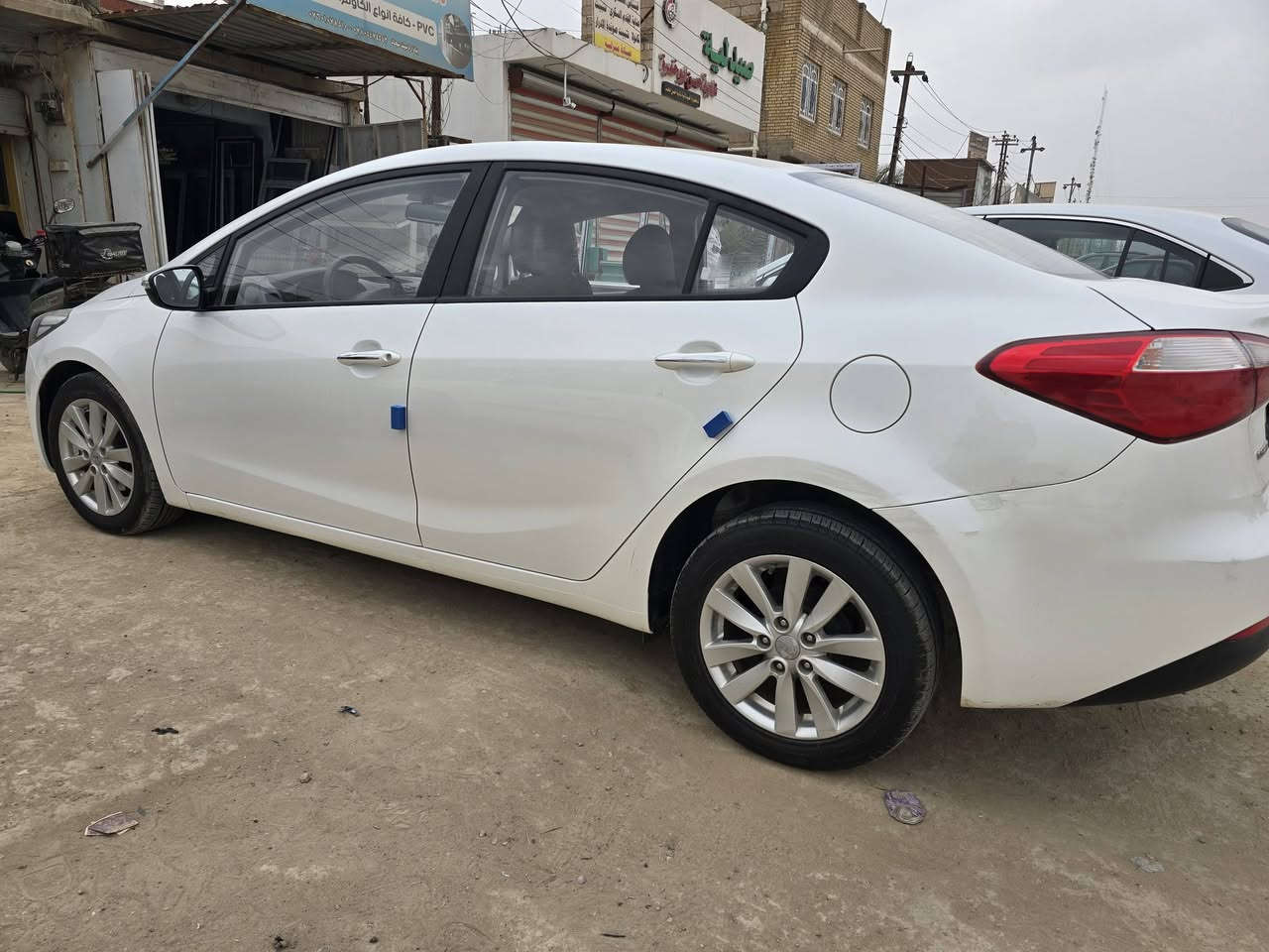 للبيع سيراتو خليجي موديل 2016
فول مواصفات ما عدا الفتحه 
رقم بابل انكليزي 
سنويه 29 محرك 1600 ماشيه 82 
 كفاله من الصبغ حتى الدعاميات
 سياره جديده بالعافيه الياخذها
فقط بارد بسيط 
للاستفسار :
***********
مكان السياره في بابل .
