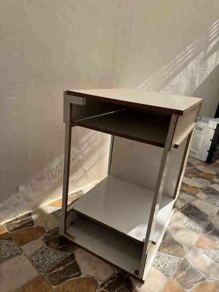 طباخ مستعمل خمس عيون شغال كامل ويا الميز مالته الاتصال عل رقم *********** سعره 175 الف
