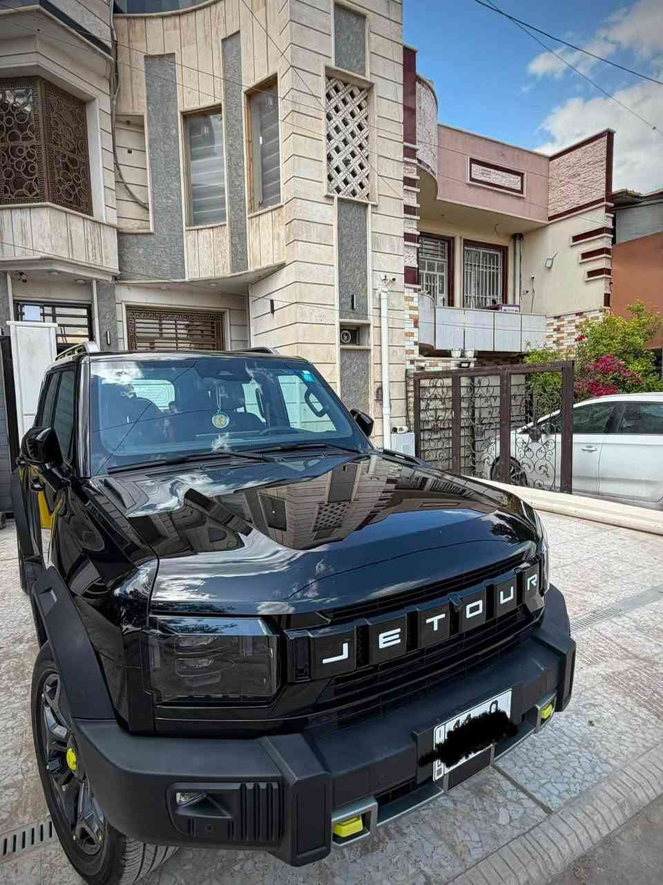 السلام عليكم
جيتور تي تو لاكجري رقم بغداد ب اسمي 
فول مواصفات 
مكفوله من كلشي وتحت الضمان تبديل دهنها كلها بلشركه 
مواصفاتها معروفه كل المواصفات بيها 
ماشيه 38 على ايدي 

السعر 37 مليون و400 

مكانها بغداد شارع فلسطين 
***********
