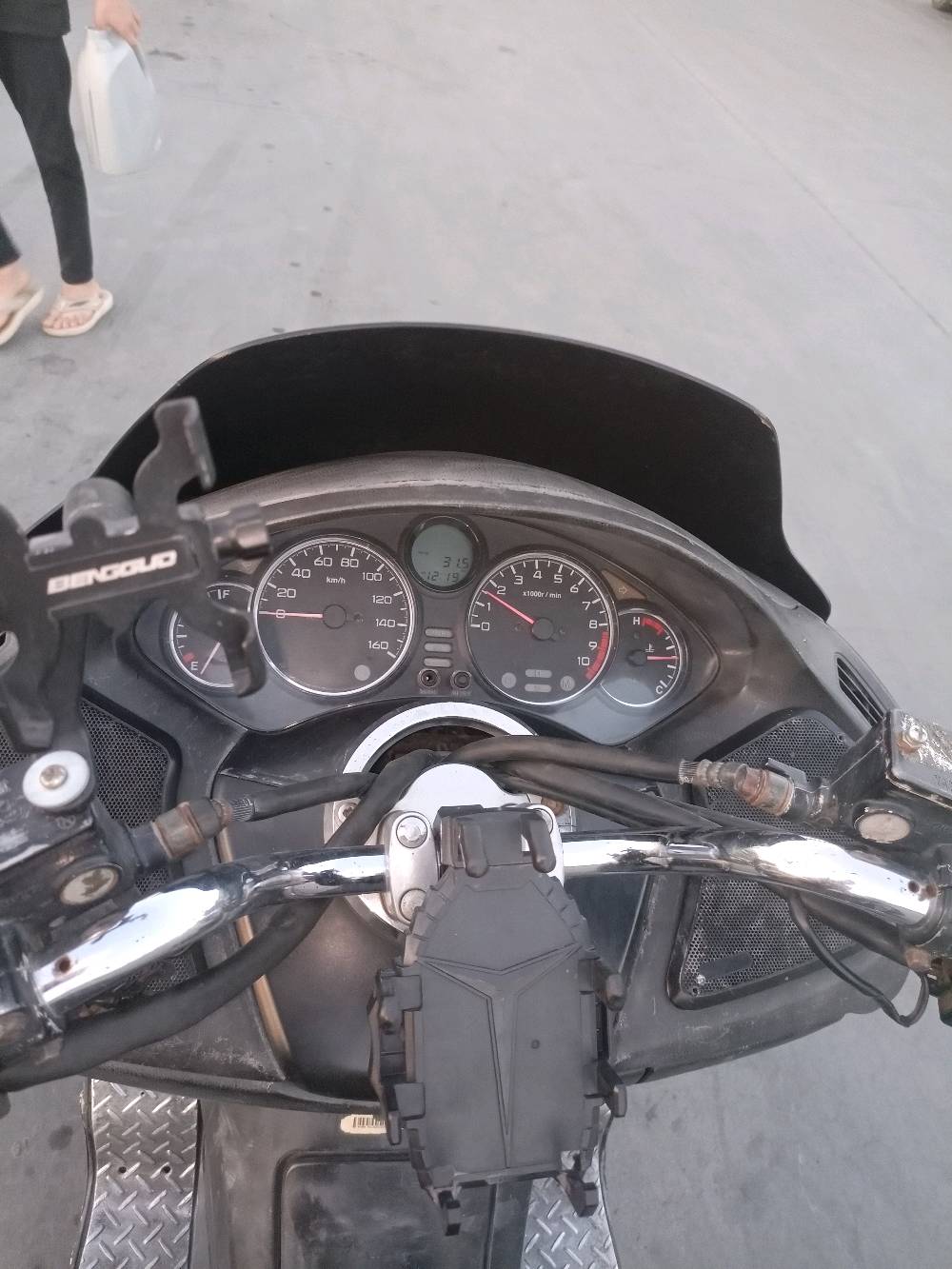 بصمه 8/0دراجه جاهزه بدون نقص مستعجل عالبيع السعر 500الف قفل