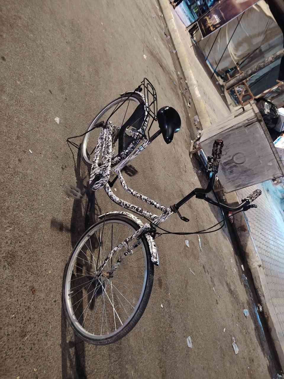 للبيع بسعر 125
بي مجال رقم الهاتف

***********
