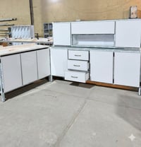 ٢م أرضي • ٢م ملحق • ٣ جرارات