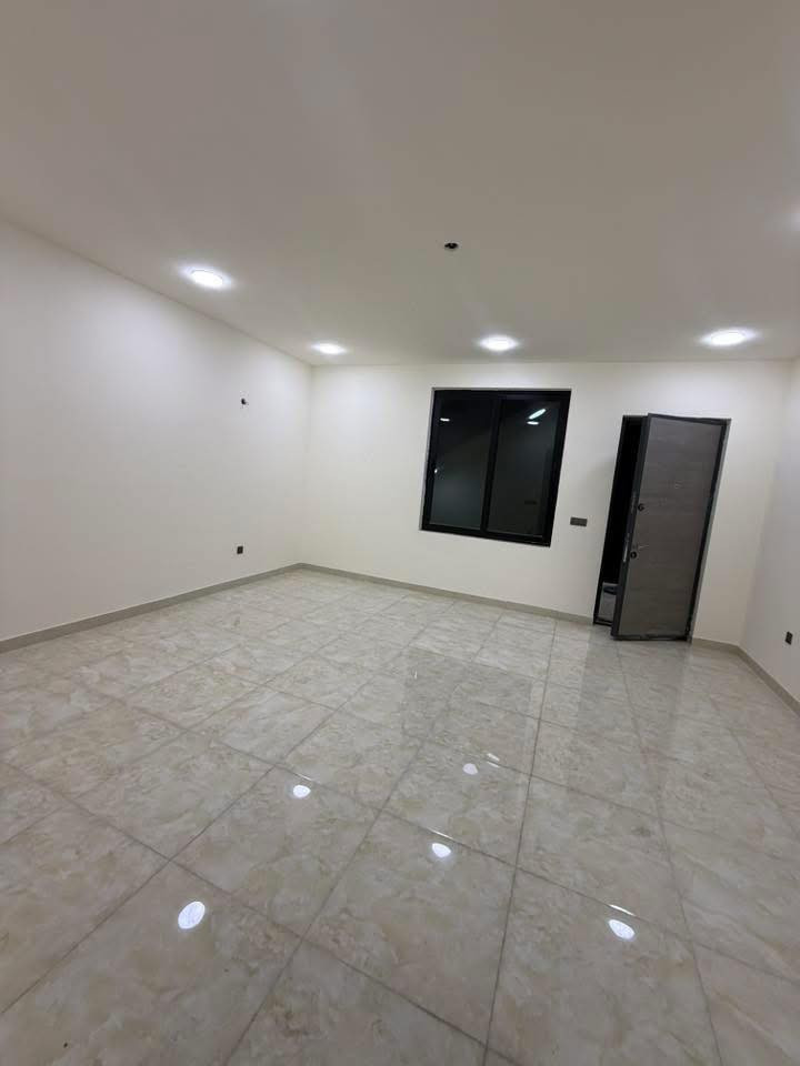 🔱 وحدات سكنيه زيرو للايـجـار في  عرصات الهندية 🔱

عنوان العقار : عرصات الهندية جهه السده قرب شركه BMW

🔶 المساحة  160 مـتـر ✔️

1️⃣ طابق ارضي معزول عزل تام 

صاله - مطبخ - حمامات عدد 2

غرف نوم عدد 2 ومناور

2️⃣ طابق الاول معزول عزل تام ✔️

صاله - مطبخ - حمامات عدد 2 

غرف نوم عدد 2 ومناور
ـــــــــــــــــــــــــــــــــــــــــــــــــــ

الـمـهـنـدس عــمـر الــزيــدي 

 ***********    -   ***********

نـسـتـقـبـل كـافـه العروض التجاريه والسكنية في الكراده

عنوان الشركة دار السلطان للعقار في العرصات الهنديه مجاور فندق بلوم
