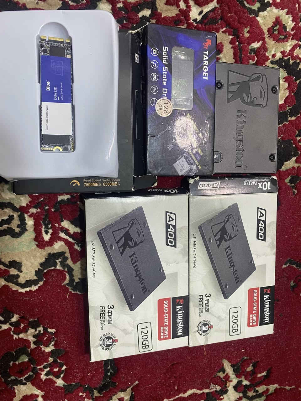 8 رامات DDR4  ست قطع 8g وقطعتين 16 g
والهاردات 3 قطع Kingston 120 g واحد مال لابت توب128 و m.2 واحد تيرا كلهن مفحوصة وشغاله بس الرامات الاربعه الفوك ما مفتوحه كبس شركه 
نظام البيع مزاد ابيعهن كلهن شلع


**إذا كنت صاحب هذا الإعلان وتريد حذفه لأي سبب، رجاءا أرسل رسالة إلى الدعم الفني**