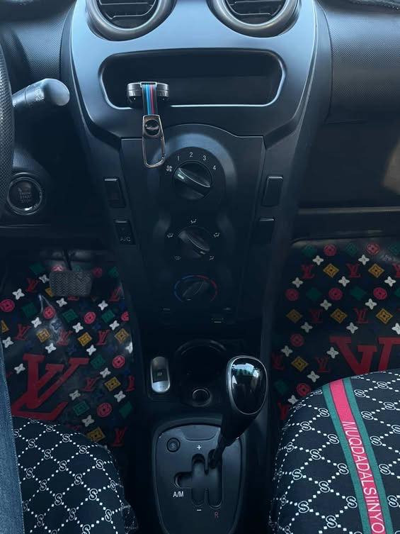 السيارة كير اوتو بلاد
بوضع الشركة تدفئة تبريد 
شاشة تدعم ابل كار بلي و اندرويد اوتو 
نضام مانع انزلاق ABS
كاميرا دوارة 
بصمة تشغيل و ابواب رقم بغداد سنوية لل٢٠٣٠
كلشي بالسيارة بلاد بوضع الشركة كلشي شغال 
السيارة بيها عازل ارضية ٤ سم من الدشبول للصندوك حتى ماسحة الجام اصلية
 السيارة عليها ادامة كاملة بلك نوزل فيول بمب دهم ام اس اويل 
للاستفسار خاص او ‭0783 850 0881‬
السعر 42 وبيها مجال
