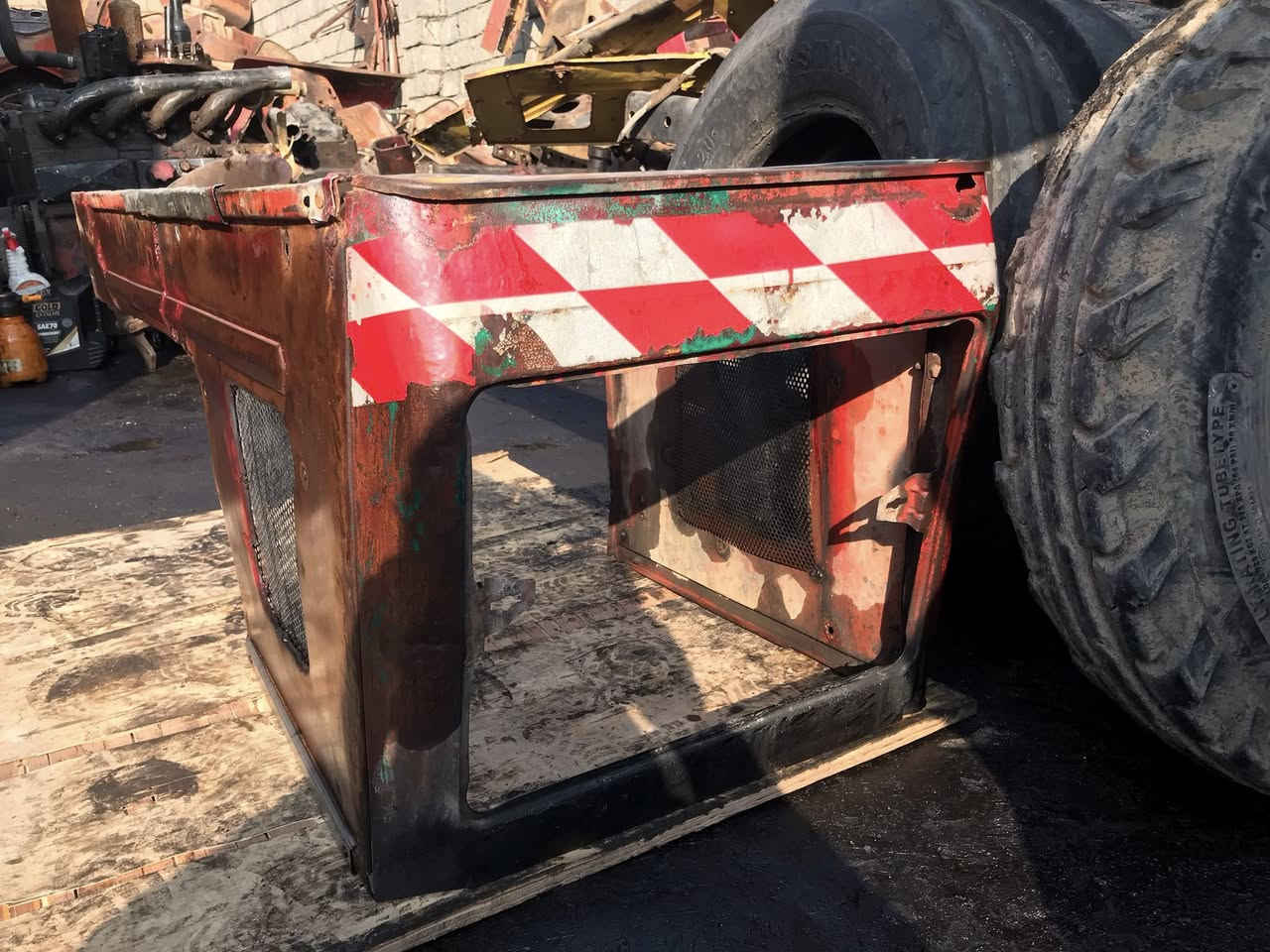 سلام عليكم للبيع كشر عنتر موديل 85
سعر 120 الف بدون بنيد 
***********
***********
