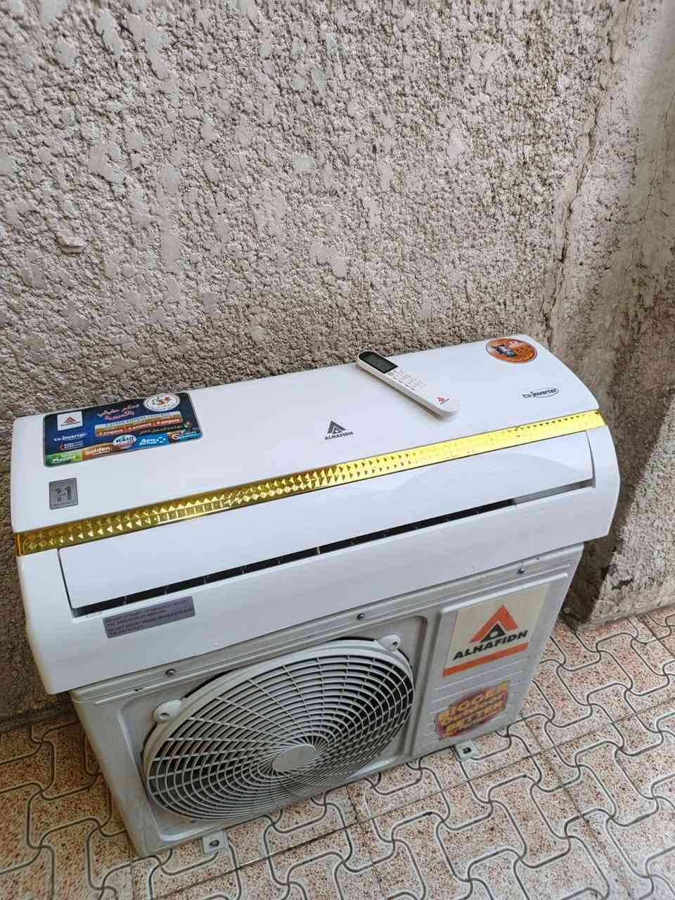 سبلت الحافظ ١ طن انفيرتر تحكم امبير جهاز نظيف كلش انتاج 24 مع كامل اغراضه للبيع مكاني البياع ***********
