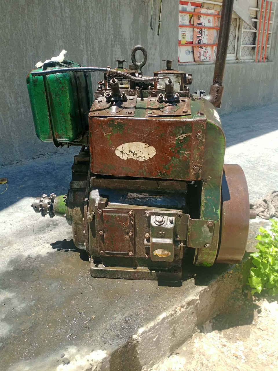 محركات كلش نظيف لبناني ونكليزي للبيع مكان الانبار غير متواجد فيس ***********
