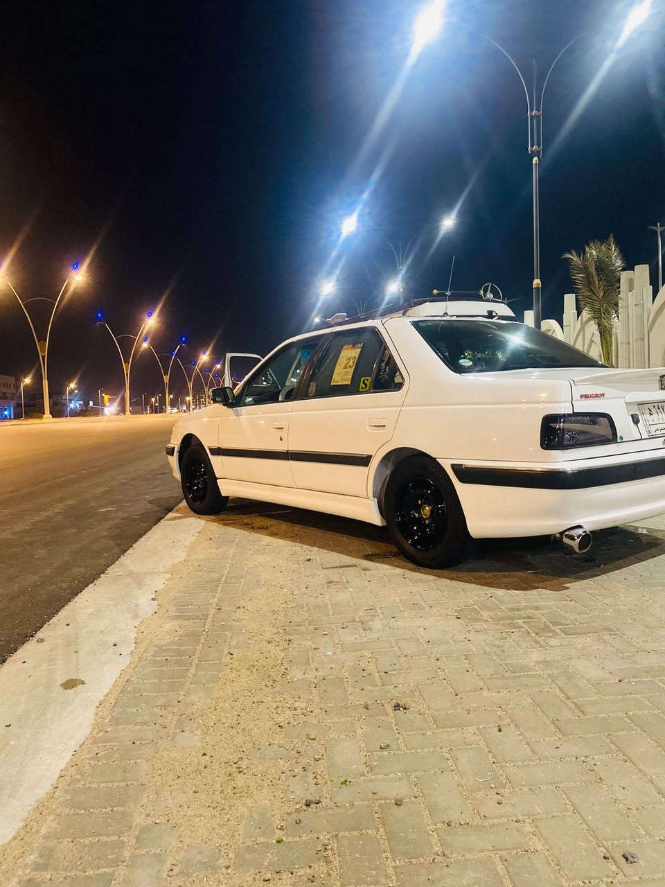 سلام عليكم.بيجو بارص موديل 22 كفالة حرة سنويه ل27 مكان بصرة سعر 77 وبيهه مجال قليل للشراي يجي واتساب ***********
