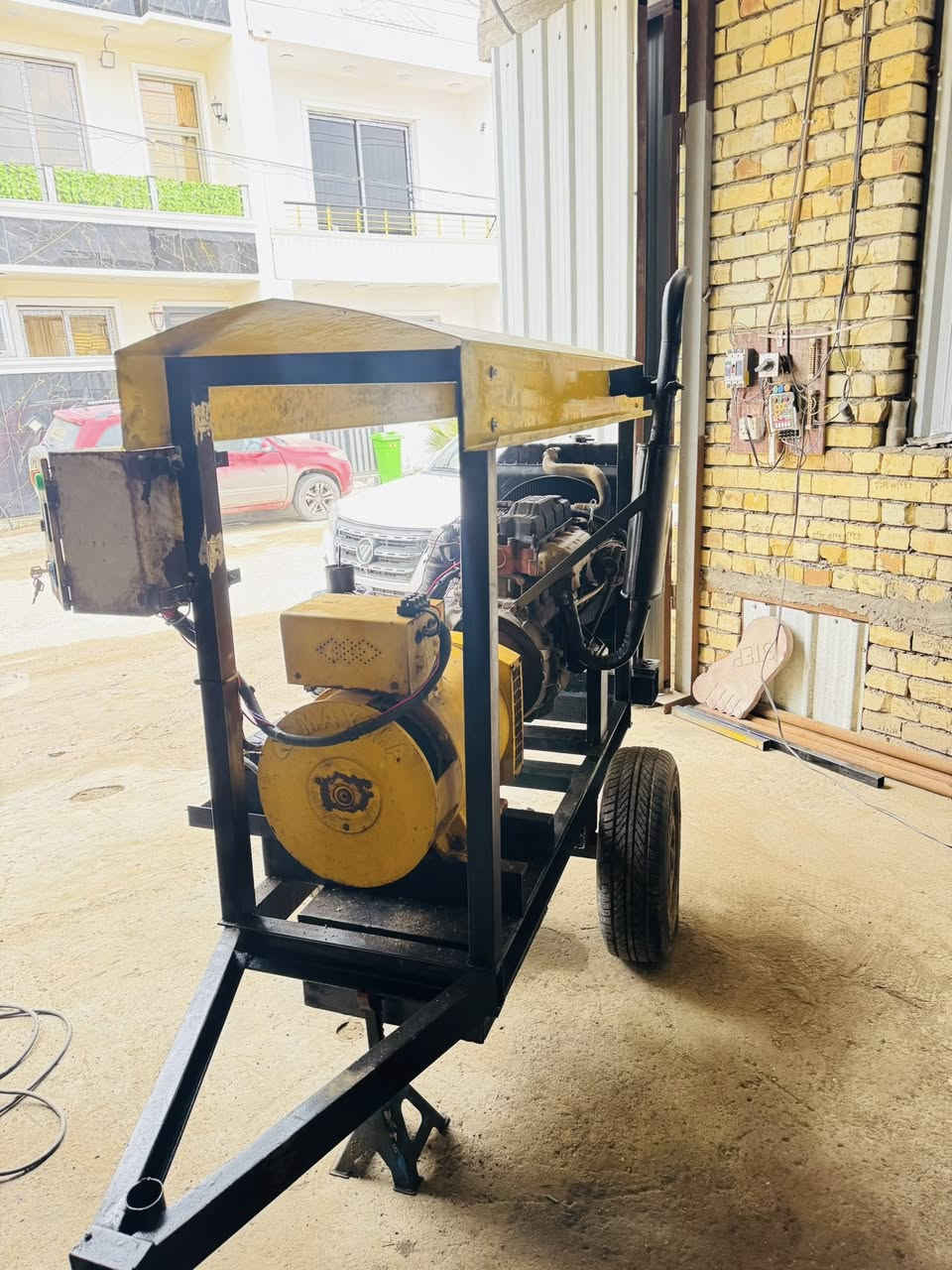 السلام عليكم .. تفاصيل كامله بالفيديو سعرها 14 ورقه قفل ماكو هيج سعر بالنسبه للنظافة مالتها عنوان 
بغداد الدورة البعيثه
رقم الهاتف ***********
