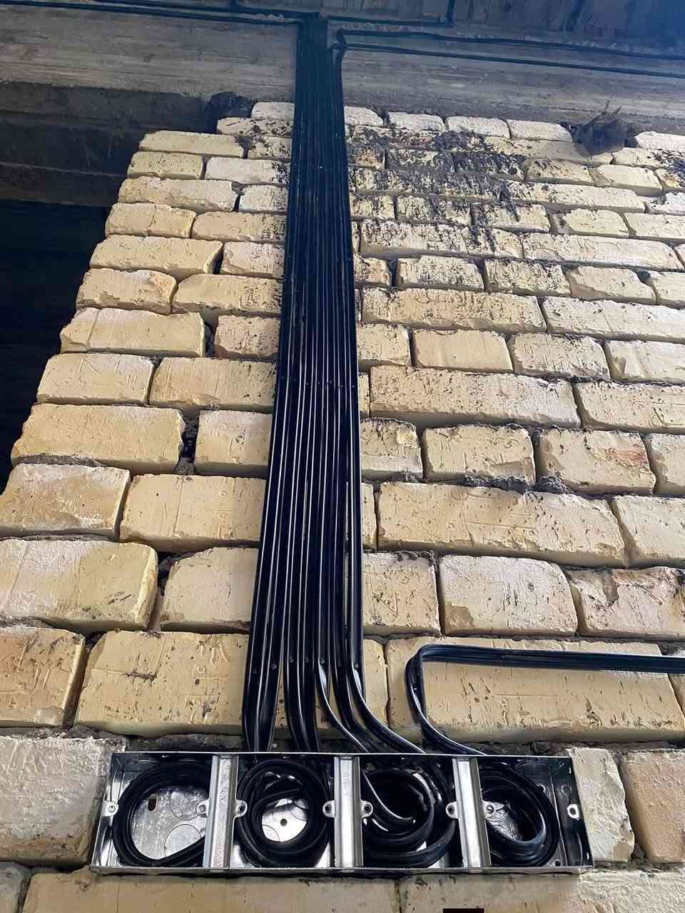 ⚡ كهربائي منازل وتركيب كاميرات وإنذار حريق – خدمة سريعة واحترافية
✔ تصليح أعطال الكهرباء (أفياش، قواطع، تماس)
✔ تركيب إنارة وسبوت لايت
✔ تركيب مراوح وسخانات
✔ تركيب وصيانة كاميرات المراقبة CCTV
✔ تركيب وصيانة أنظمة إنذار الحريق
💰 أسعار مناسبة وشفافية كاملة
🕒 خدمة ميدانية سريعة بالمنطقة
📞 اتصل الآن: [***********]
