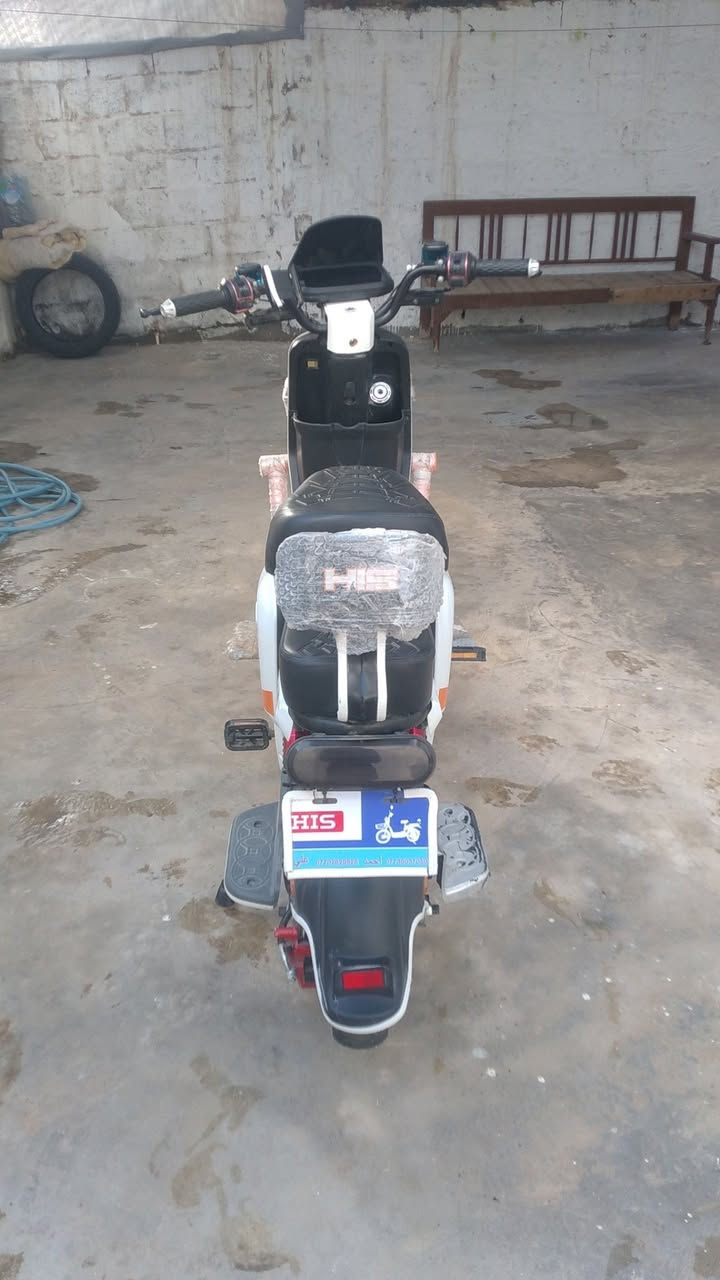 سلام عليكم عندي بايسكل شحن اللبيع HlS H900 شركه نضافه فول اي عيب مابي كله شرط بس بطاريات مابي كله شغال جديد شاحنه ويا سويجين بي السعر 300 وبي مجال العنوان كركوك الرقم *********** راسلني خاص على ماسنجر👍🏻👌
