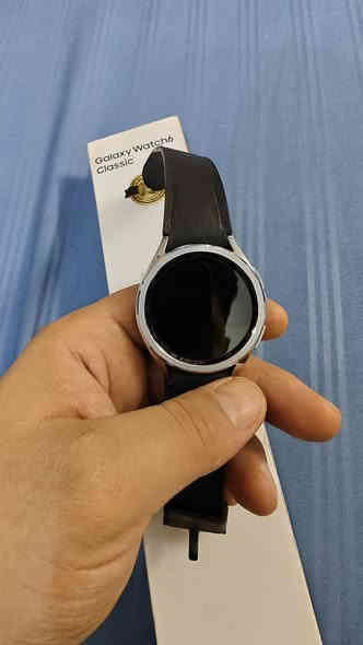 السلام عليكم  watch 6 classic
حجم 43م
نضافه 100% ملحقات كامله 
ضمان عين الفهد قياس ضغط الدم وتخطيط قلب
سعره 150 الف وبيه مجال وعندي توصيل
بغداد ***********
