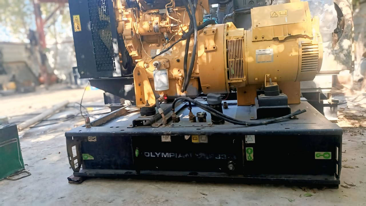 سلام عليكم مولد بيركنز 3 سلندر 30KVتجفيت جديد كله جديد شرط لاتنقيص ولا بخار نضيفه السعر 30 ورقه وبيهه مجال باقي التفاصيل اتصل ***********
