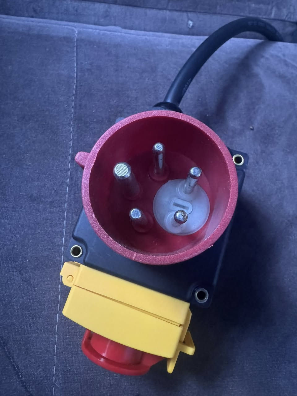 ابيش يفيدكم مستعمل
سعره مااعرفه خلي سعرك اذا يفيدك


**إذا كنت صاحب هذا الإعلان وتريد حذفه لأي سبب، رجاءا أرسل رسالة إلى الدعم الفني**