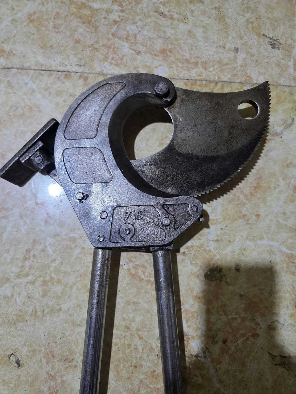 مكص كيبل وكابسة ترامل اصليات سعرهن ثنينهن ب150 نهايتهن مكاني بصره حي المهندسين


**إذا كنت صاحب هذا الإعلان وتريد حذفه لأي سبب، رجاءا أرسل رسالة إلى الدعم الفني**
