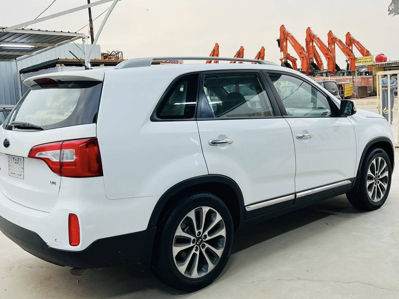 السلام عليكم سورنتو 2015 خليجي كفاله ماعده بارد بالجاملغ  والباب والسونار مرفق معه الصور فقط السياره جاهزه حداديه مكينه كير كفاله   
6 سلندر 
بصمه 
داخل بيجي 
شاشه 
بردات 
7 راكب 
__________ 
السعر 180 وبيه مجال قليل 
رقم قادسيه تحويل مباشر 
العنوان بابل الشوملي 
الاستفسار ***********8
