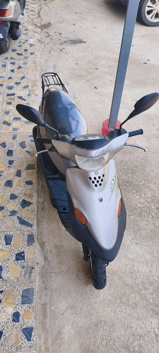 السلام عليكم دراجة بيجي للبيع السعر 300 وبيهة مجال مكاني كوت حي الحكيم رقمي ***********
