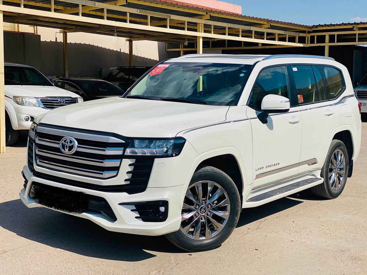 السلام عليكم
لاندكروز  GXR LIMITED
موديل 2023
ماشيه 88 الف كيلو 
شركه جيهان صفر اربيل 
 بصمتين شركه 
 سلايت 
 شغال 
5 كاميرا
حساس ٣٦٠ درجه 
 زراك لايت 
 شاشه كبيره 
 كشنات جلد 
 شاشات خلفيه بلاد 
٢ كشن كهرباء 
 صندوق كهرباء 
 ثلاجه 
 سستم صوت
وباقي مواصفات المعروفه 
رقم اربيل الجديد بشرط التحويل 
السياره مكفوله كفاله عامه من والتعديل والصبغ 
السعر  خاص
عنوان 📍عقرة
واتساب☎️*********** Singapore
