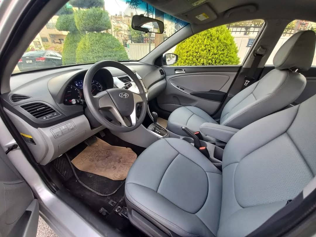 هونداي أكسنت سعر مناسب سياره خير من الله ممتعوبه موديل 2017 لون سلفر مميز ‎سعه المحرك 1600cc ‎اقتصادية جدا تقطع 270 كيلو ‎‏‎‏ ‎‏‎‏
الاضافات:- 
شاشة وكاميرا خلفيه - كراسي جلد  ‎- نظام ECO توفير بنزين ‎- جير تب ترونك ‎-غمازات عالمرايه ‎- ارضيات اصلي  ‎‏- مرايا كهرباء ‎‏- جير اوتوماتيك تب ترونك ‎‏- بلوتوث ‎‏- تحكم ستيرنج ‎‏- مانع انزلاق ‎‏- نظام توفير بنزين(eco mode) ‎‏- مكيف بلوتوث - AUX و USB ‎-مرايا كهرباء
مكان السيارة بغداد 
تابع الصفحه 
وعلق رقم1يوصلك السعر


**إذا كنت صاحب هذا الإعلان وتريد حذفه لأي سبب، رجاءا أرسل رسالة إلى الدعم الفني**