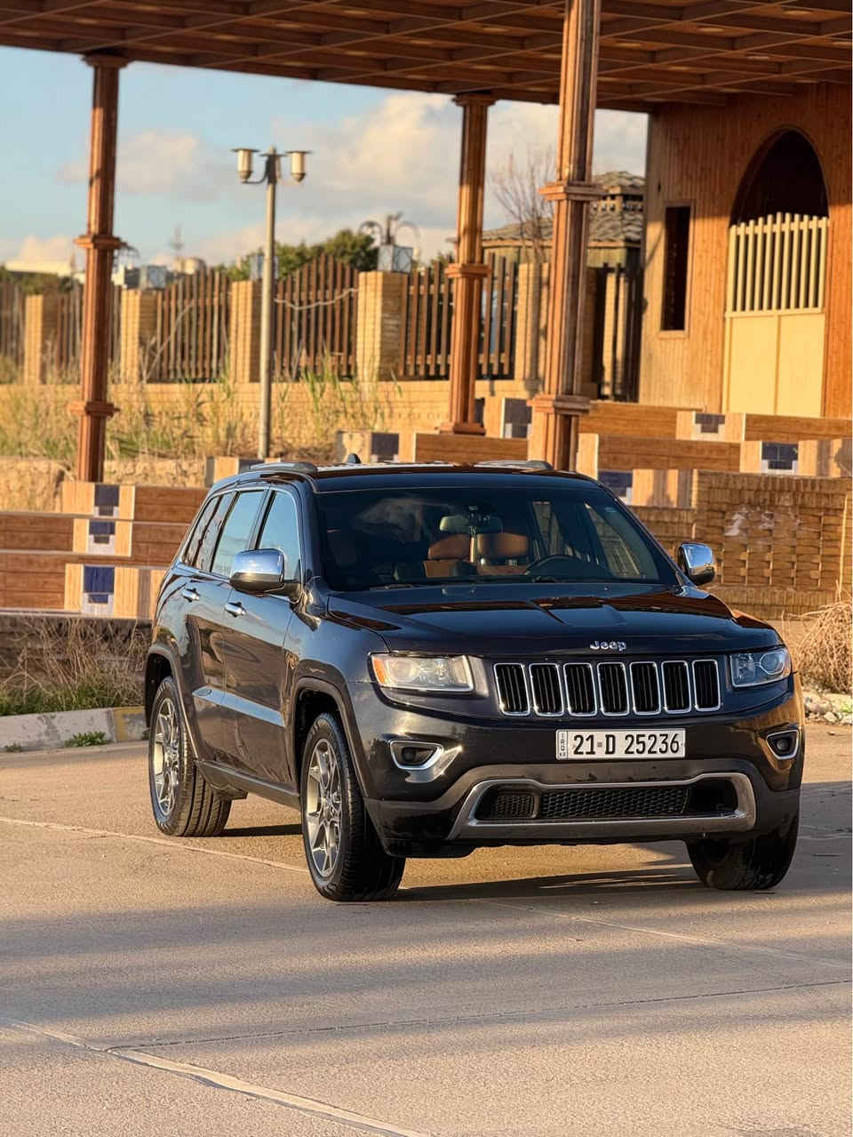 سلام عليكم 
جيب لاريدو موديل 2016 
مواصفات 
تحكم استرين 
كشن تدفئه 
تبريد مركزي 
ويل افور لاند 
باقي مواصفات معروفه لاريدو 
سياره بيه 5 قطع صبغ بدون دواخل بدون ايرباك شرط
سنويه وهزه جديد 
سياره مكانه كركوك 
سعرها 173 وبيه مجال 
الاستفسار عل رقم الاتي 
*********** كركوك, العراق
