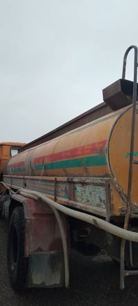 تاكي البيع   طوله 6 متر حمولته عشر تالاف  07708442815