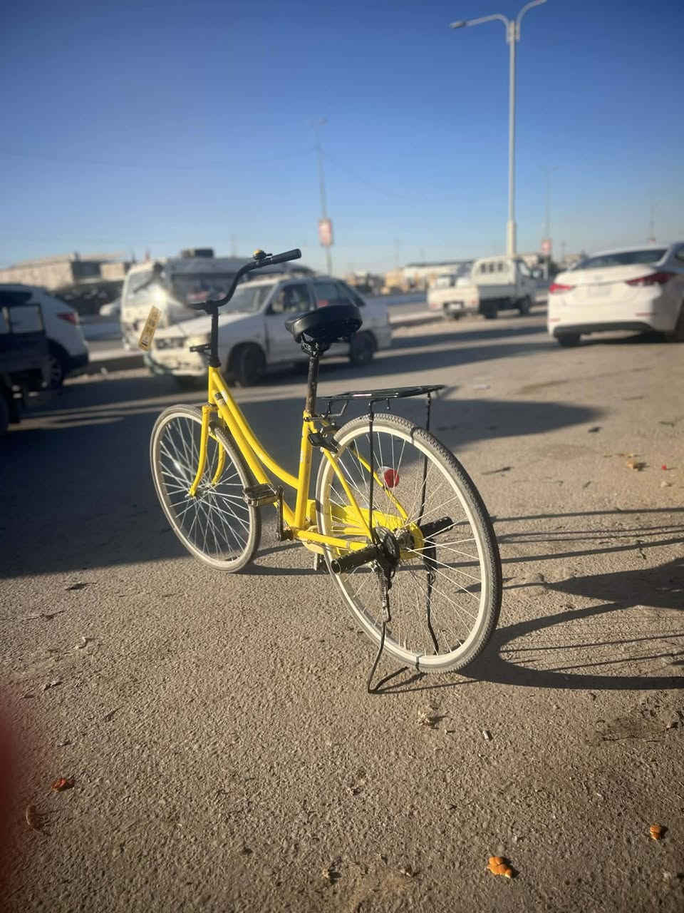 السلام عليكم بايسكل للبيع موديل 22 باسكاله شهر وشويه من نزلته كرار ابو النقش بايسكل سعره خاص عنواني نجف شارع كربلاء قريب عن غير الغدير رقم موجود*********** امراه بايسكل عادي
