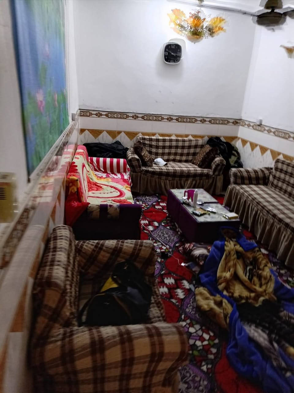 بيت طابو صرف ..مساحه 170 حي القادسيه المتميزين ..طابقين السعر 140وبي مجال بسيط ..مراوس يرهم


**إذا كنت صاحب هذا الإعلان وتريد حذفه لأي سبب، رجاءا أرسل رسالة إلى الدعم الفني**