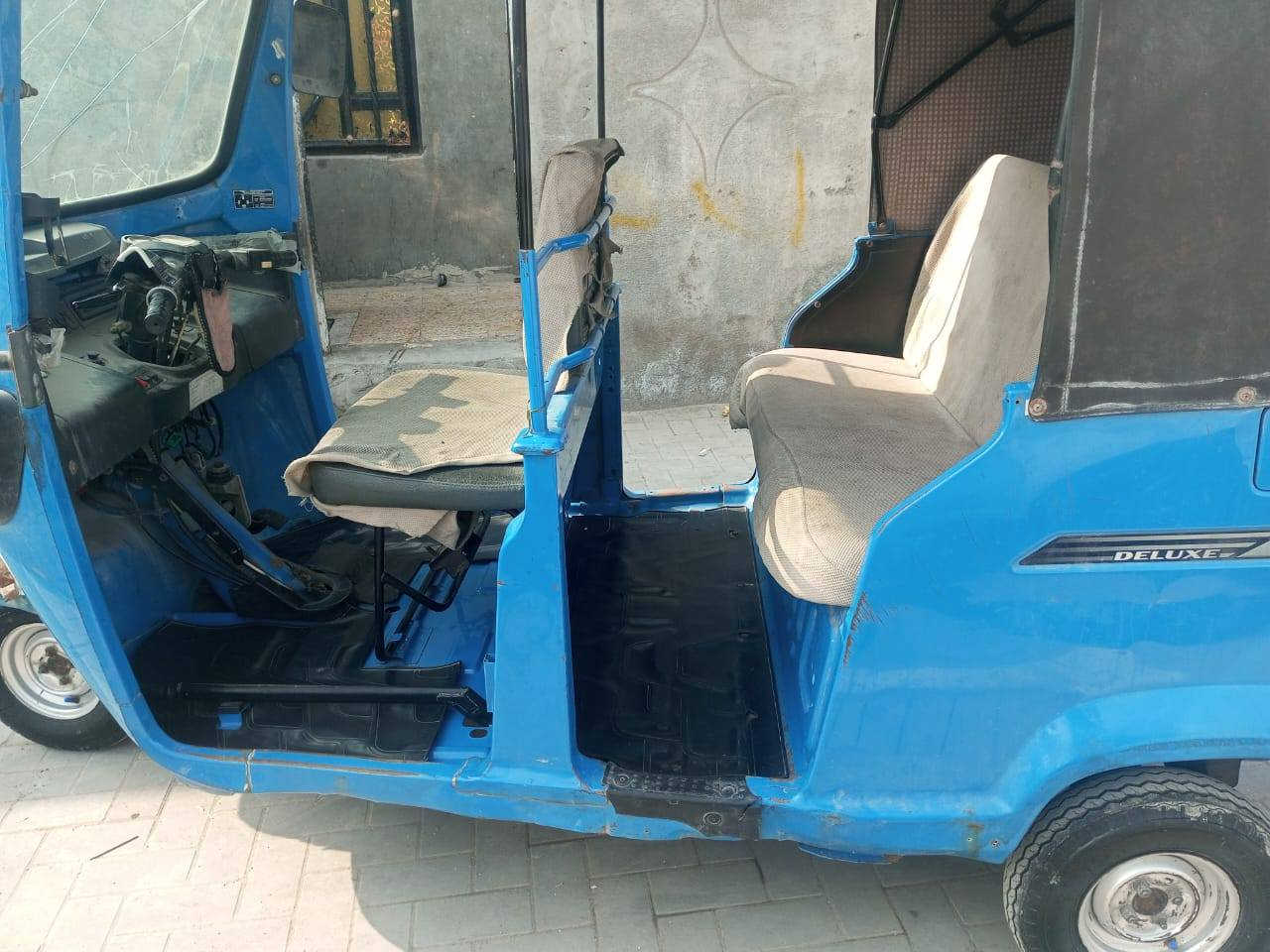 السلام عليكم تكتك عشرين مكفوله من كلشي جاهز رقم ونسونيه راعيها يريد تحولي مكاني بصره الحيانيه السعر ٦ الشراي ينتصل ***********
