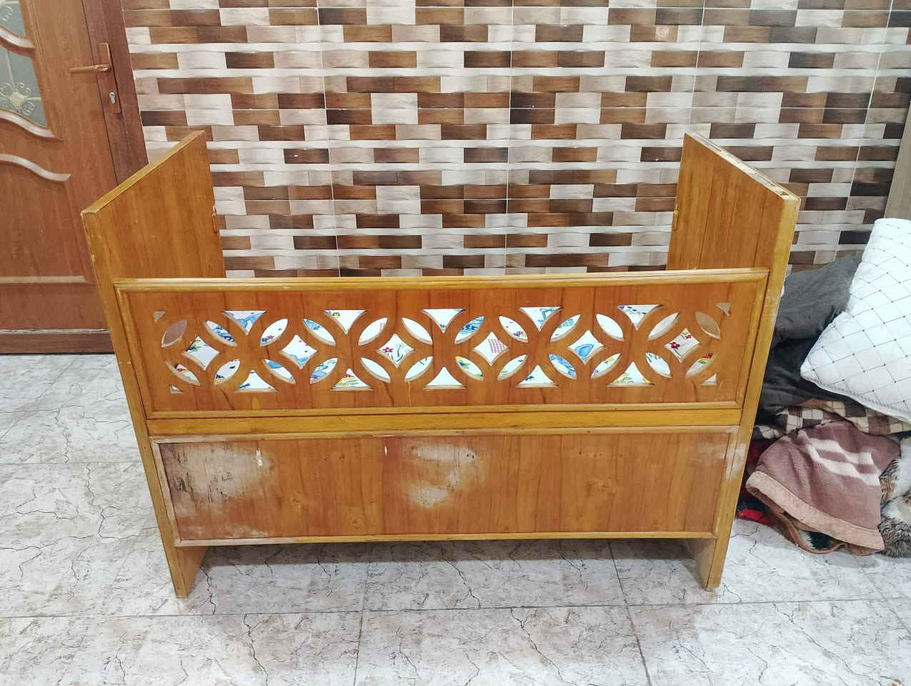 الغسالة سعرها 35
غسل وتنشيف
بس مال تنشف عاطلة الحلقة مالتها

التخت خشب
السعر 50

العنوان مزارع الحدباء الكوبكلية


**إذا كنت صاحب هذا الإعلان وتريد حذفه لأي سبب، رجاءا أرسل رسالة إلى الدعم الفني**