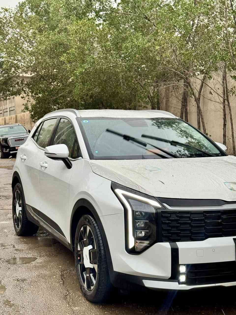 سلام عليكم
كيا سبورتج  2026 خليجي الشكل الجديد 

مواصفات فول موصفات عدى بانوراما 

ضمان شركه نم 5 سنوات او 60 الف كيلو 

السياره / رادار امامي وخلفي / والسياره بيانو بلاك ( لامع) 

مرقم بغداد الدولي الجديد باسمي تحويل مباشر 

مع العلم رقم مميز 

 مكفوله كفاله عامه

من كل شي من طخه من ضربه من البارد من كل شي مكفوله السياره

بصمه تشغيل 

جنطه كهرباء

تبريد مناخي

كراسي كهرباء

تدفئه وتبريد المقاعد الاماميه

نقطه عمياء 

شفتات استيرن 

شاحن وايرلس 

ويل كب حجم 19 انج 

هندر كهرباء / اوتو ستوب 

مرايه عاكسه للضوء 

تبريد  خلفي

السعر 250

مكان/بغداد/زيونه

الاستفسار ***********
