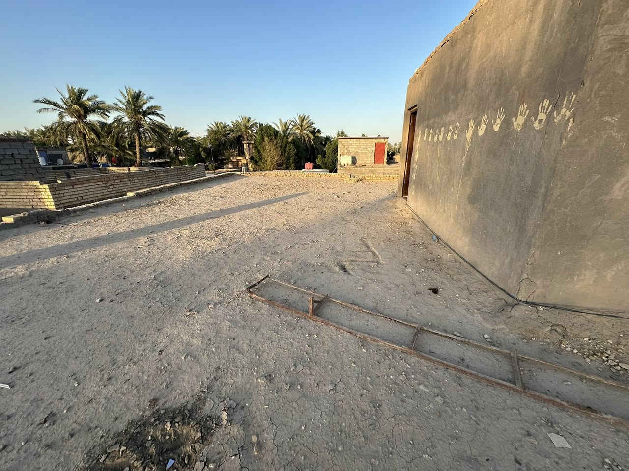 بيت للبيع طابو زراعي سند ٢٥في وصط الباشيه مساحه ٦٥٠ نتفق عالبيت ثاني يوم احولك اذا مو شراي لا تعبني ٦٥وبي مجال البيت جاهز للسكن   ***********
