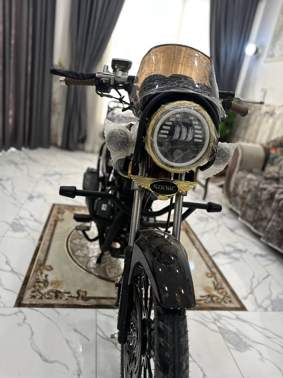 سلام عليكم 
دراجه N-MAx  غنيه عن التعريف فول موصفات 
١-موديل 2026 
٢-حجم محرك ٢٠٠ Cc
٣-نظام EDF يمنع اهتزاز المحرك ويعطي راحه في القياده 
٤-تشغيل عن بعد 
٥-نظام السرقه 
٦-نظام إطفاء العقل 
٧- شاشه الاكتونيه دجيتل 
٨-تحتوي على درع 
٩- سويجً عدد ٢ بصمه عدد ٢ ريمنت mp3 ريمونت نظام السرقه  
ملاحظه درجه ماشيه ٥ كيلو فقط  مكاني بابل *********** 
سعر اتصل عليه دلل
