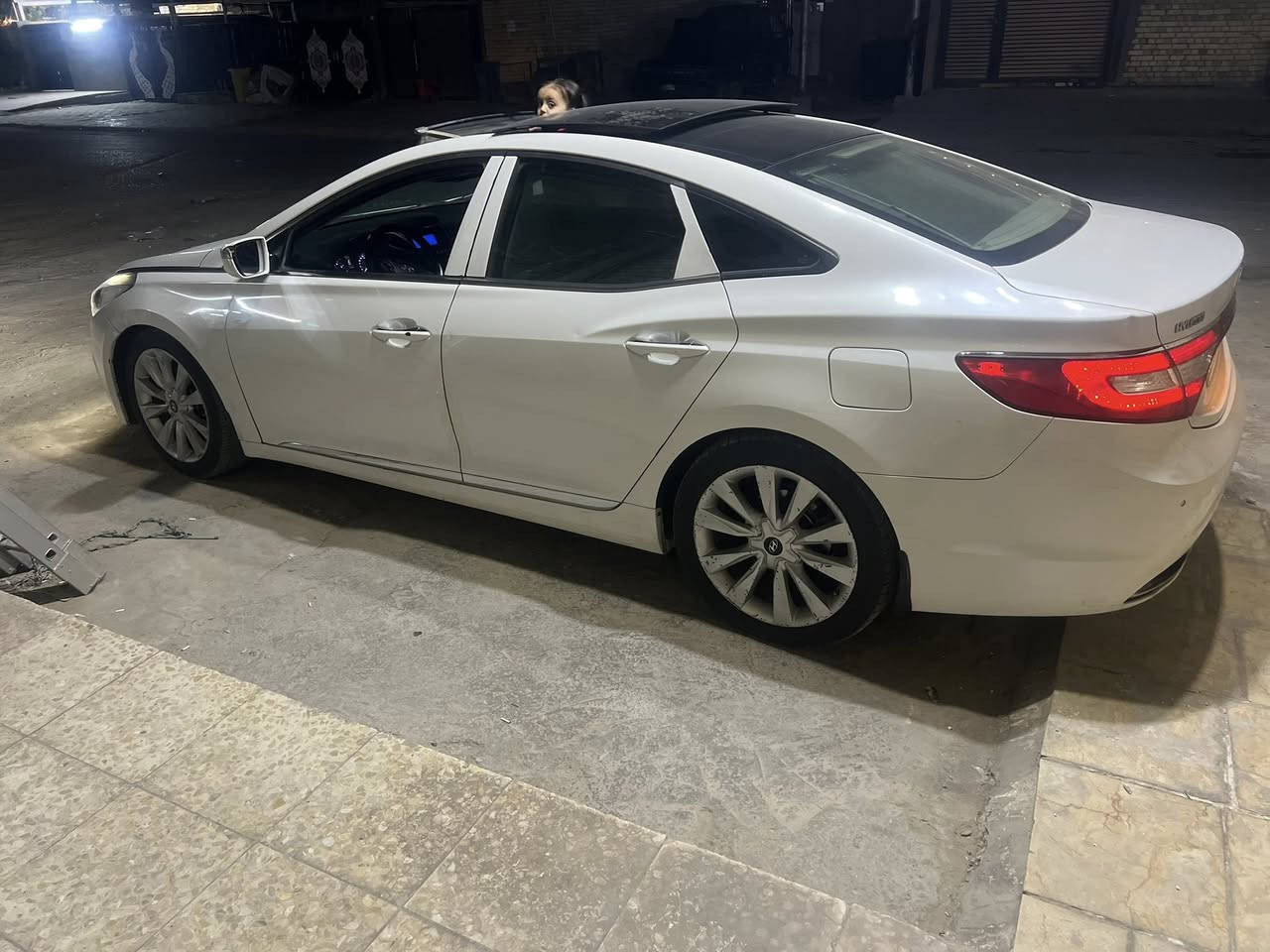 للبيع. أزيرا. 2013 خليجي خـلـيـجـي فول مواصفات ViP
السعر. 127 $

مكينة 6 سلندر  دوش 
- مواصفات السيارة ViP فول 1/1
- بصمة تشغيل
- بصمة ابواب
- بنوراما طكتين
- كشنات جلد
- كشنات كهربائية
- كشنات تدليك
- حساسات خلفية
- تبريد خلفي
- كشنات تدفئة
- بردة خلفية كهربائية
- اوتو هولد
- اشاير بل مري
- مري شفط
- داخل صاج اسود
- سماعات انڤنتي
- مانع انزلاق
- مثبت سرعة
- تحكم استيرن
- انارة داخلية ليزرية
- انارة بل دشبول
- شاشة
 - كامرة خلفية
- انارة بل ابواب
- لد امامي
- لد خلفي
- ستيرن كهربائي ( متحرك ))
- دبل اكزوز خلفي
- اوكس + USB
- تخم تاير
سياره نضيفه وحلوه وجاهزة للأخير 

مكان بغداد 

اللاستفسار *********** 
‏
