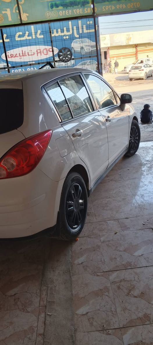 نيسان فيرسا 2009 ابسمي السنويه لي 2028مشروع وطني لون ابيض ثلجي كير محرك شرط بي أربع قطع صبغ بدون دواخل السعر 78 عنوان روفيا بردارش ***********
*********** أربيل, العراق
