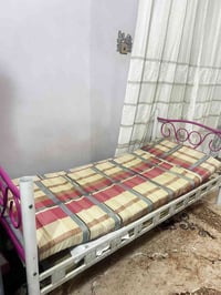 سرير • اثاث