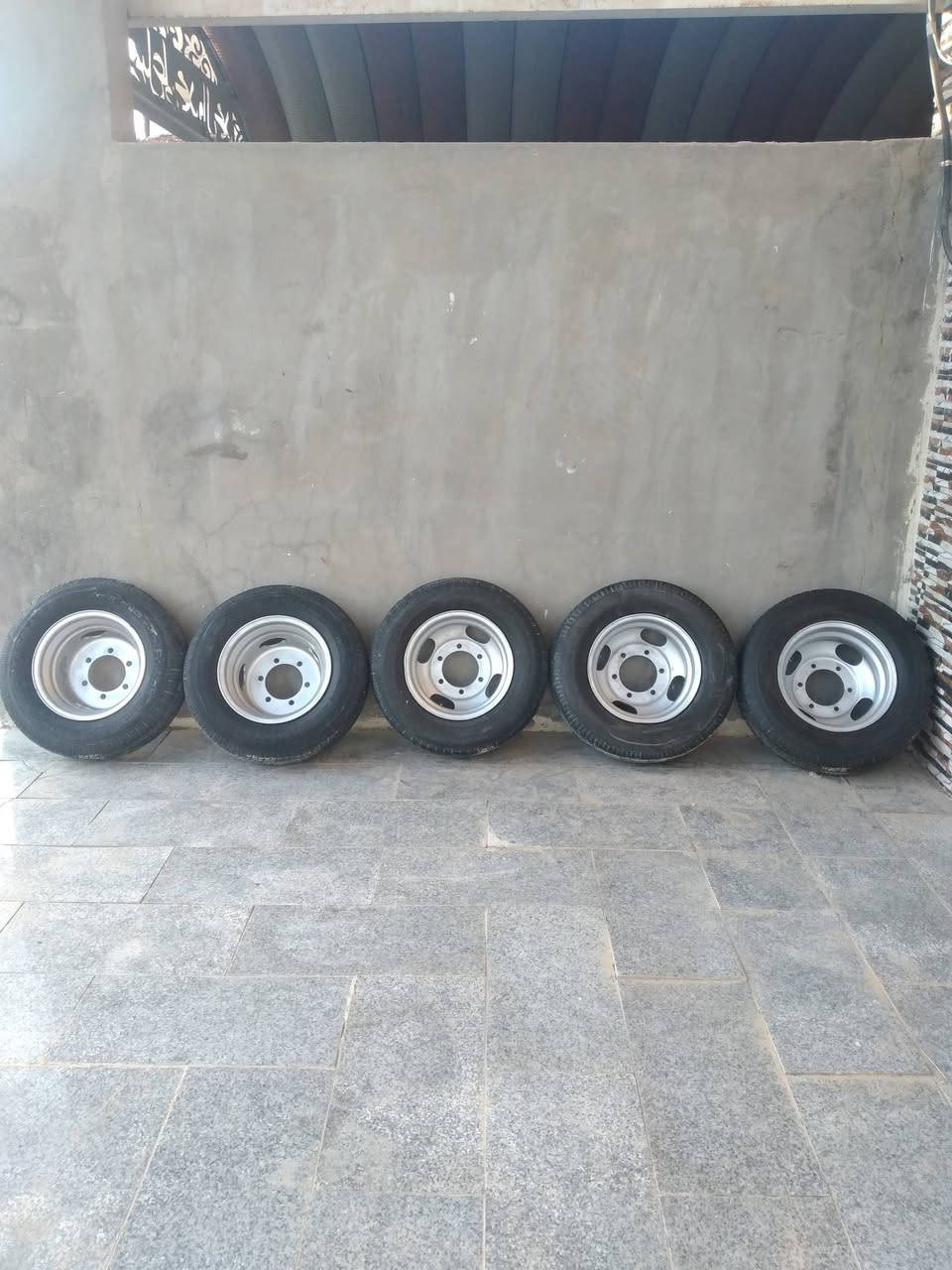 سلام عليكم تحويرة كيا فحل للبيع حجم 14نضافة 100/75 العدد 5 السعر الاتصال على الرقم *********** المكان نجف
