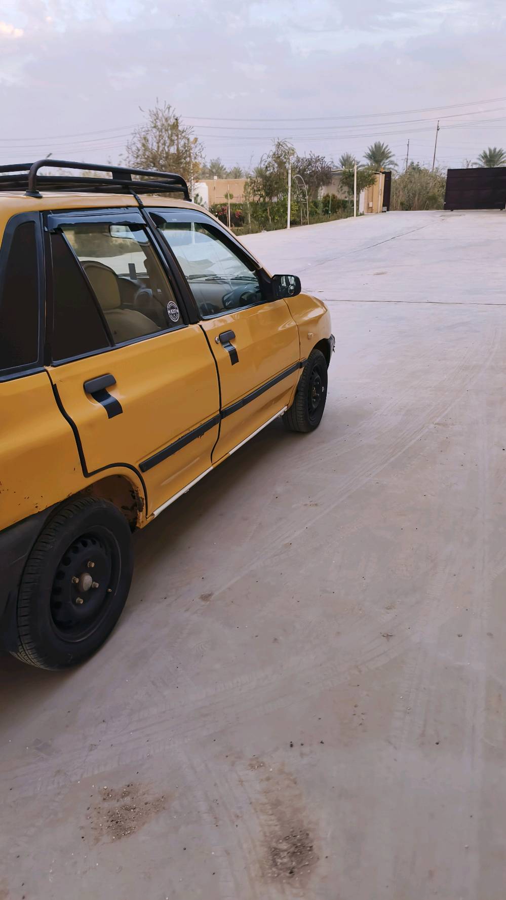 مكفولة كير محرك شواصي مابيها اي نقص شغل واطلع 
تبريد الراديتير مال تبريد مزروفة كمبريسر جديد 
مصفرة غرامات +هيئة 
مكاني بغداد الرقم ***********
السعر ٢٦ 
شرط تحويل