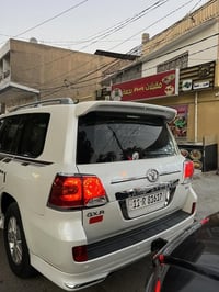 سلام وعليكم لاندكروزر 2014 رقم بغداد سياره جديده مكفوله من الصبغ فقط ب...