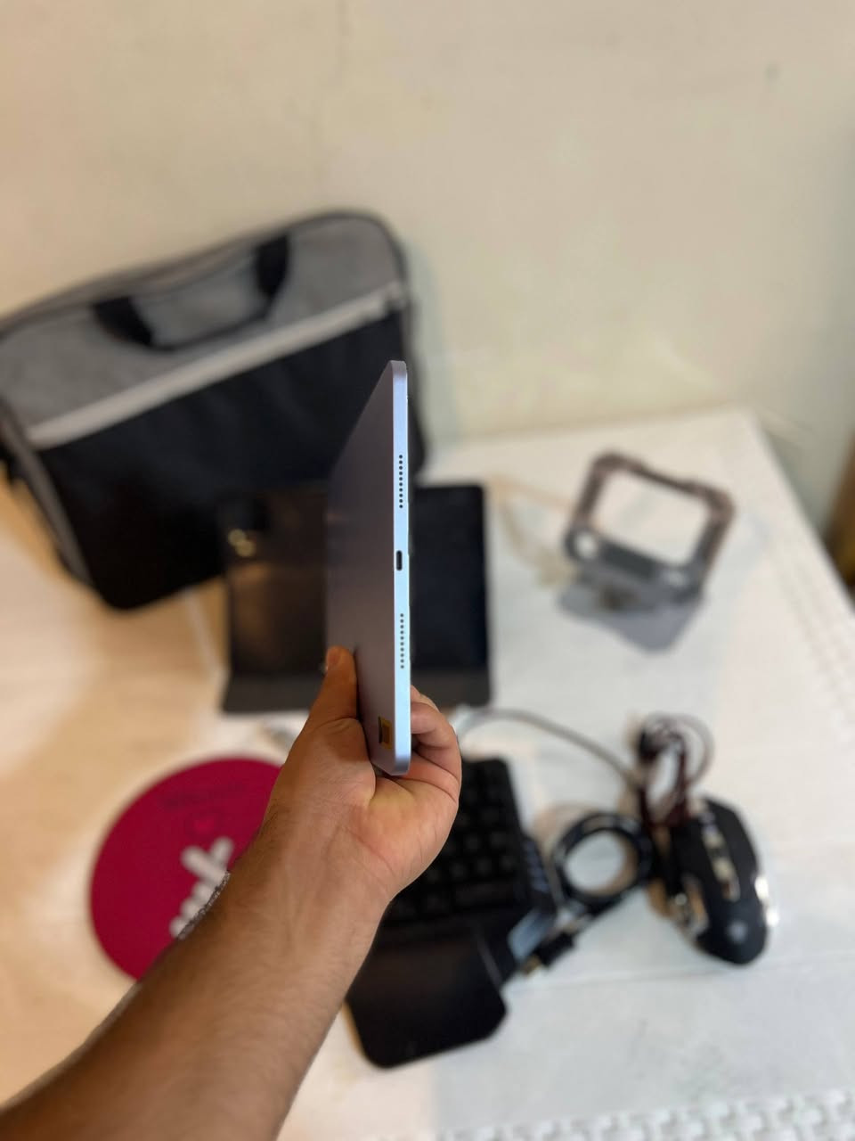 سلام عليكم
Xiaomi pad 7
جهاز حيل نضيف مستخدم شي قليل 
رام 12+12 
ذاكرة 256 
144 هيرتز 
ببجي 90 فريم حقيقي
باكيت موجود شاحنة موجودة غراضو كاملة 
مع ملحقات 
ماوس ضوئي 
كيبور ضوئي 
ماوس باد 
ستاند للتاب 
جنطة 
توصالة للماوس ولكيبور 
جهاز حيل نضيف مستخدم شي قليل مكاني موصل 
سعر راسلني واتساب او ماسنجر وتدلل 
*********** مكالمة و واتساب
