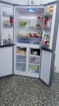 للبيع ثلاجه نوعيه وكما. كسر كورتونه لضمان وياهه ب750 وبيه مجال للشرايه...